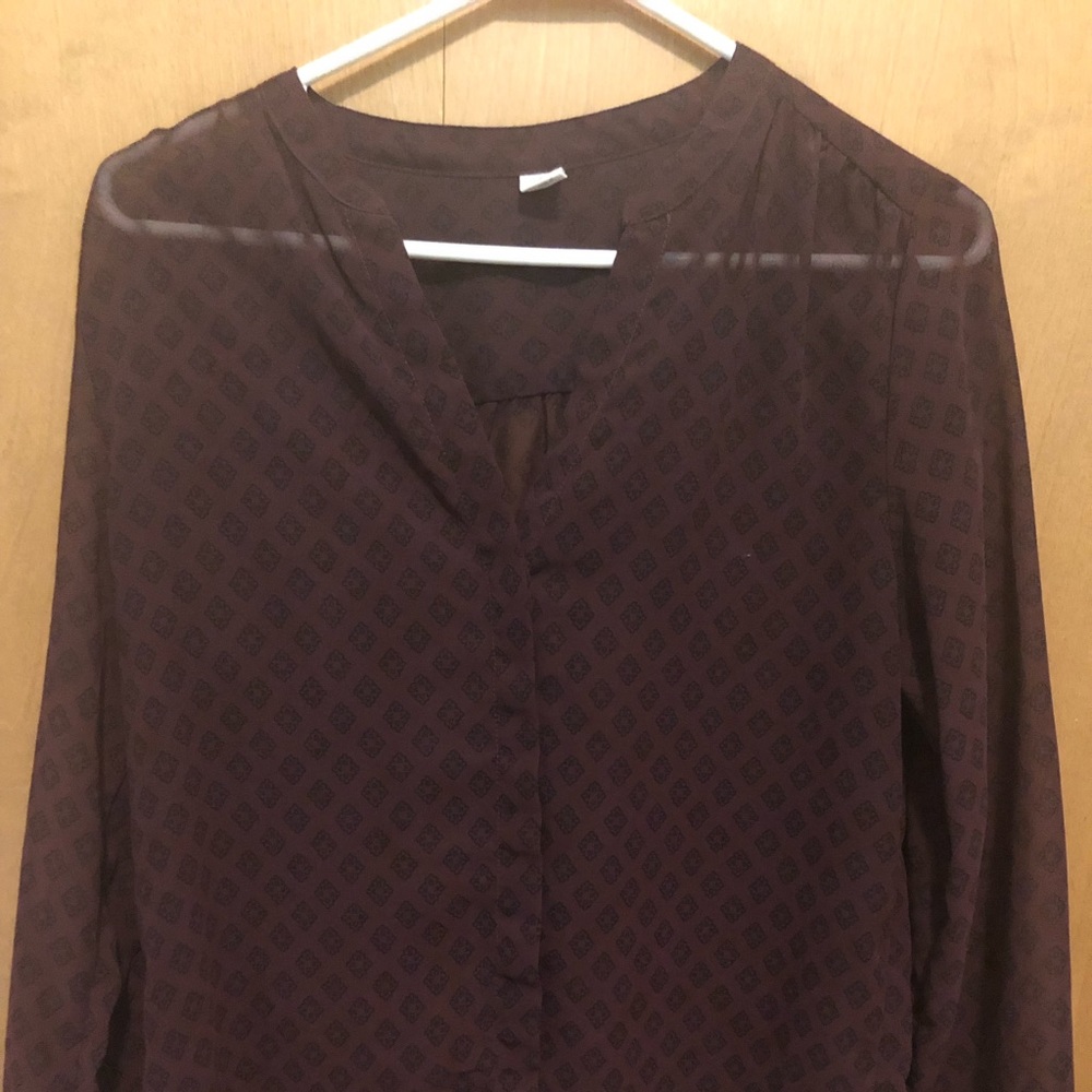 Old navy small thin blouse(bottom down)